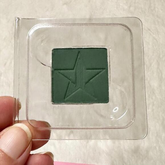 NIB Jeffree Star Eyeshadow Artistry Single in Jaded 1.5g - Picture 3 of 6